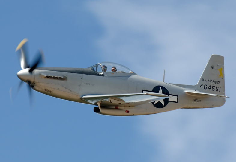 light-weight P-51H Mustang flying