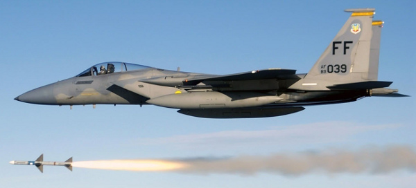 F-15 Eagle shooting missile